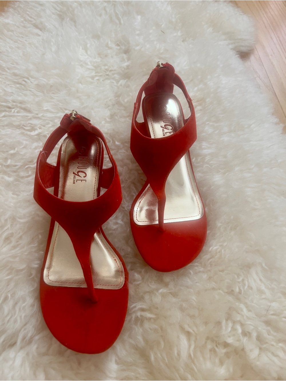Rouge Helium T-strap Kitten-Heel Sandals size 8